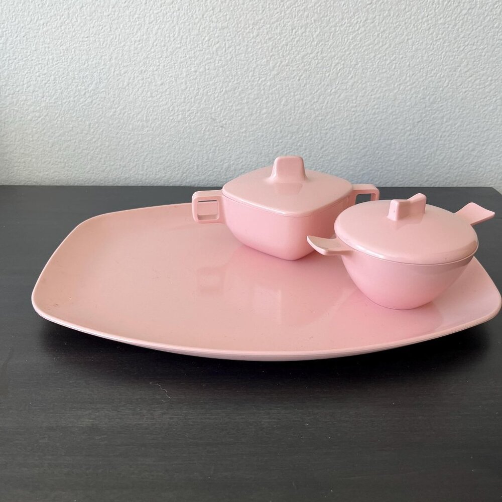 Pink Melmac Serving Tray & Bowls // Stetson Marcrest Arrowhead // Midcentury